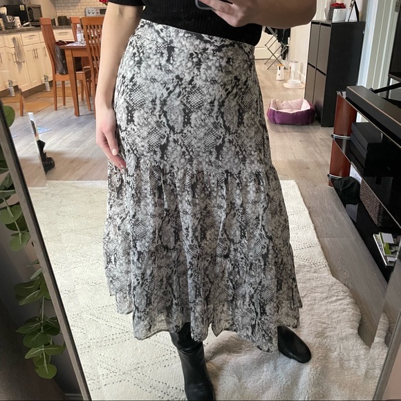 Snakeskin MIDI Skirt - Picture 4 of 4